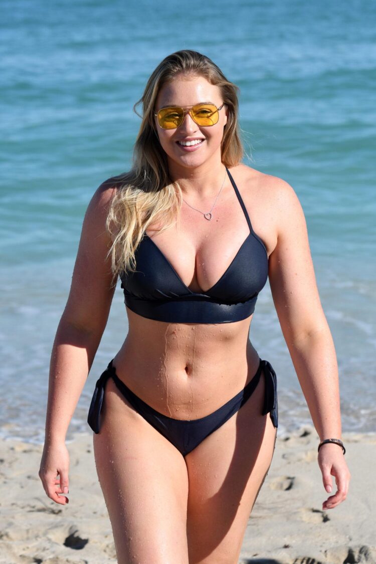 Hot Sexy Ashley Lawrence Bikini Pics