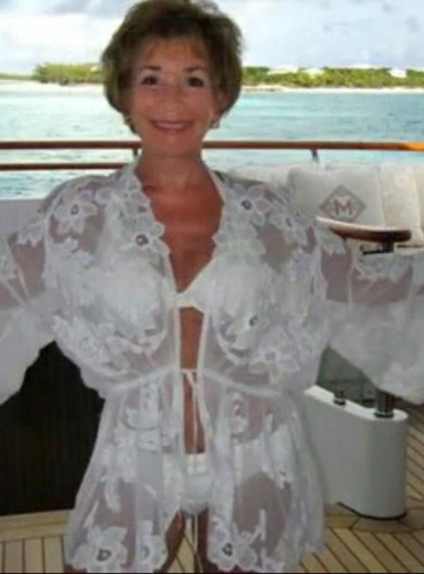 Hot Sexy Judge Judy Sheindlin Bikini Pics