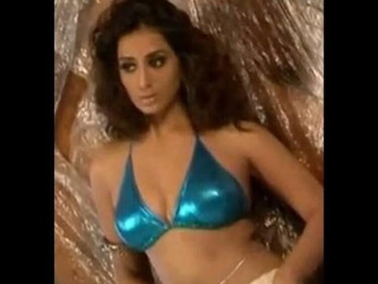 10 Hot Sexy Mahi Gill Bikini Pics