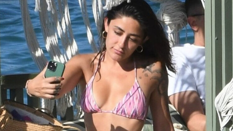 7 Hot Sexy Melek Mosso Bikini Pics