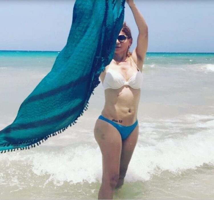 9 Hot Sexy Mhoni Vidente Bikini Pics