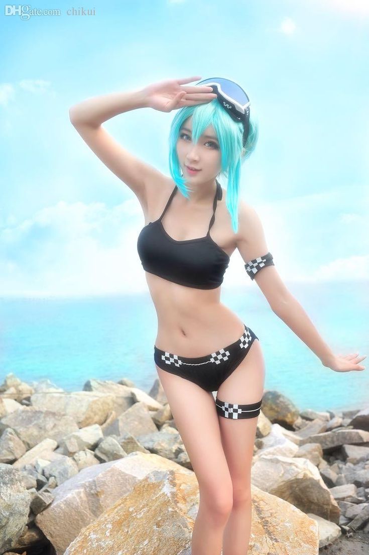 4 Hot Sexy Miu Cosplayer Bikini Pics