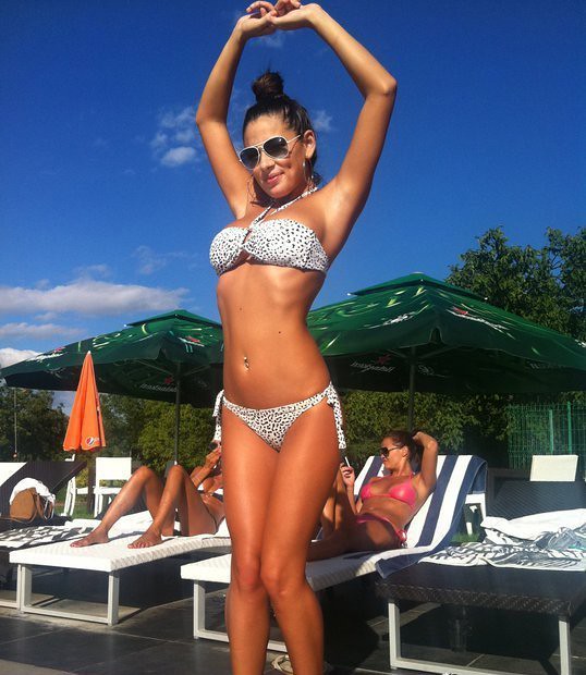 10 Hot Sexy Roxana Vancea Bikini Pics