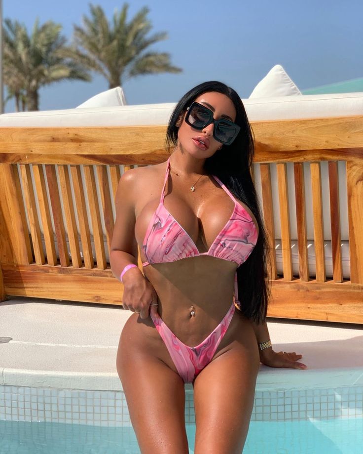 Hot Sexy Sabiha Yilmaz Bikini Pics