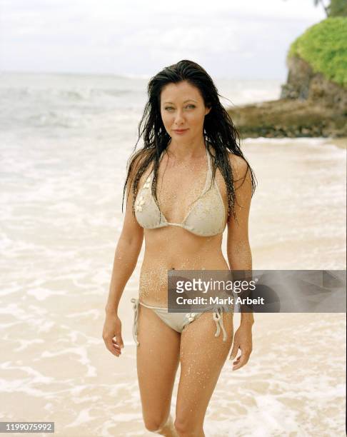 Hot Sexy Shannon Doherty Bikini Pics