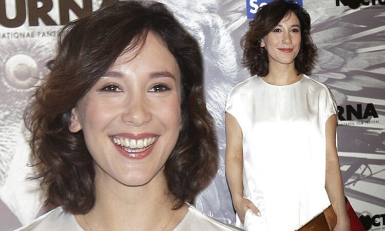 8 Hot Sexy Sibel Kekilli Bikini Pics