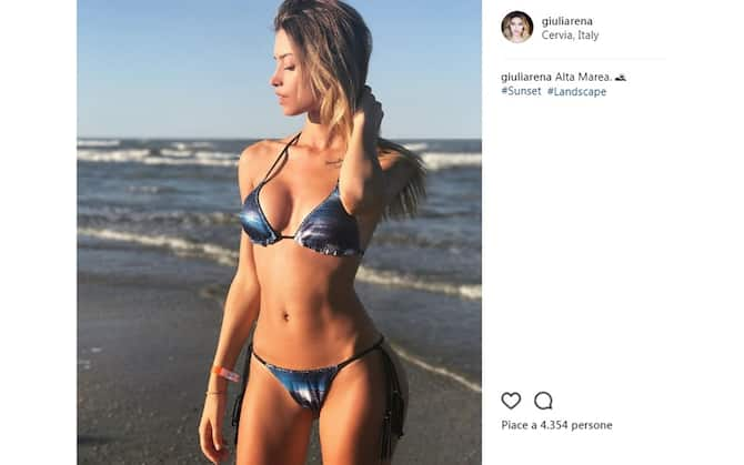 10 Hot Sexy Valentina Pegorer Bikini Pics