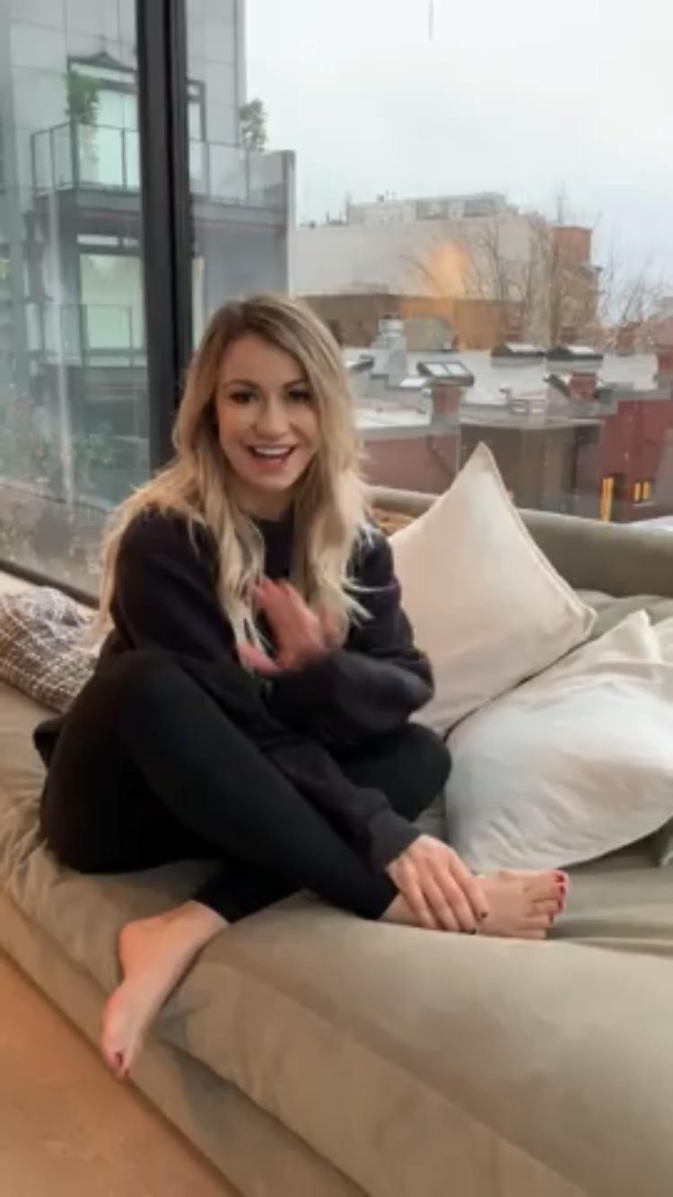 Chelsey Reist Feet