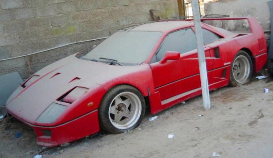 abandoned-supercars-Ferrari-F40-11