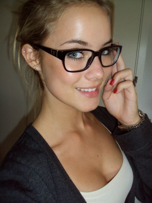 sexy-babes-glasses-18