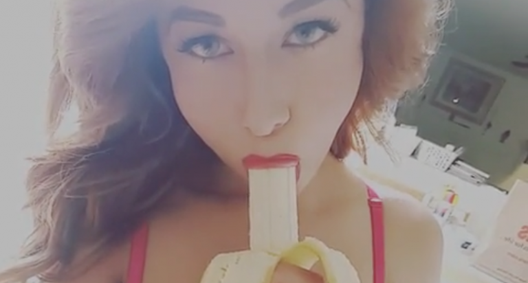 girl eat banana sexy