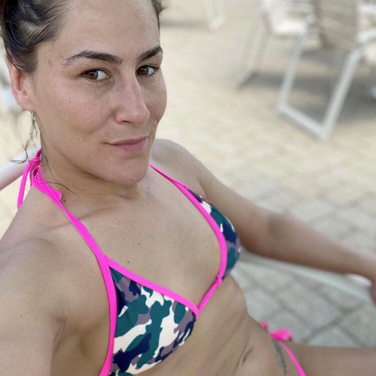 Jessica Eye 13