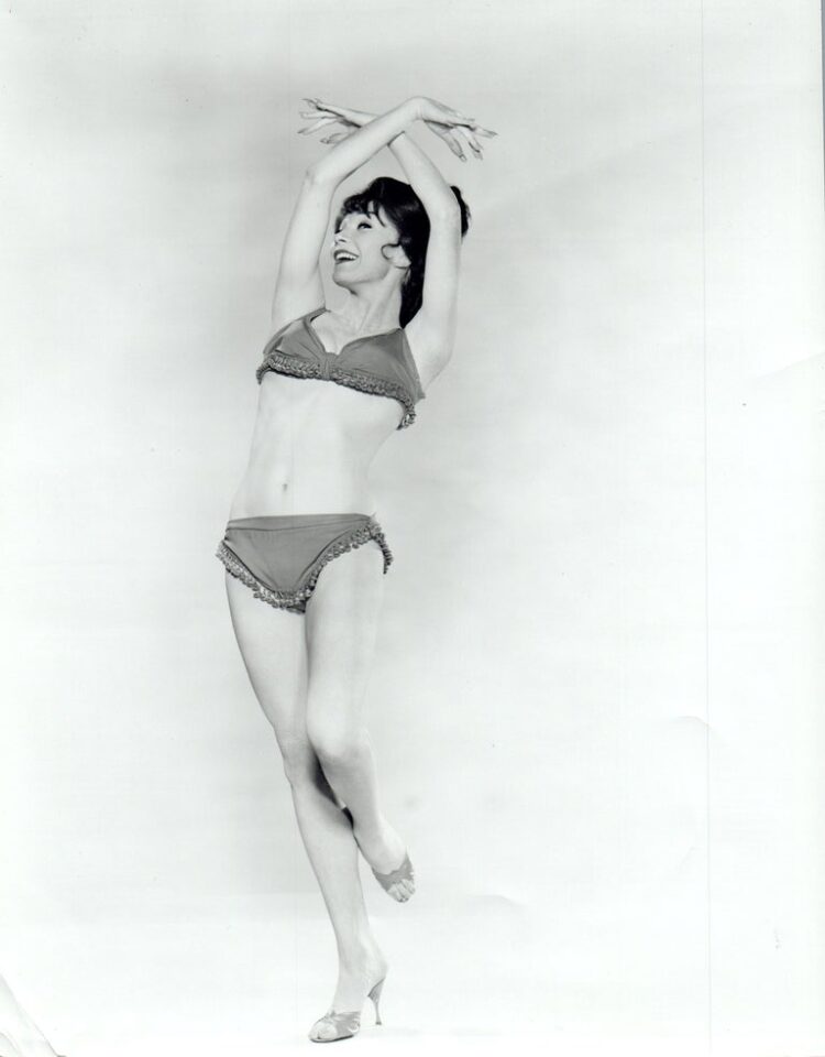 Shirley MacLaine 6