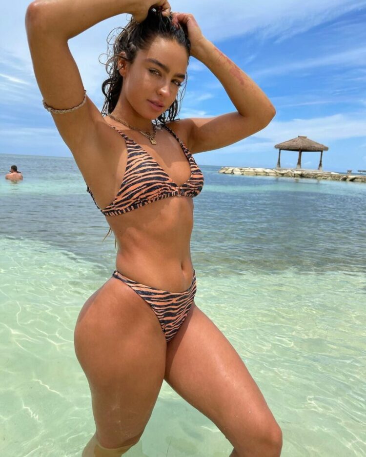 Sommer Ray 7