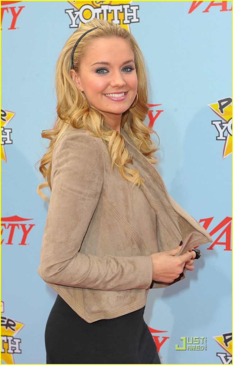 Tiffany Thornton 8