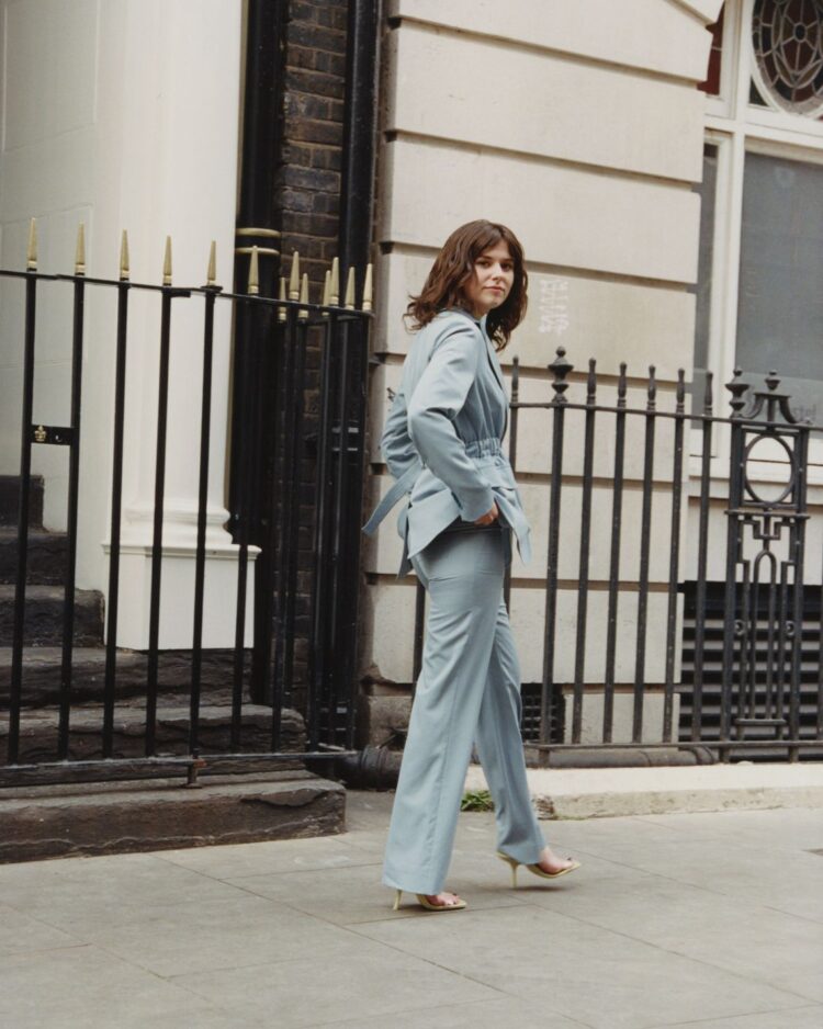 10 Hot Alison Oliver Bikini Pics