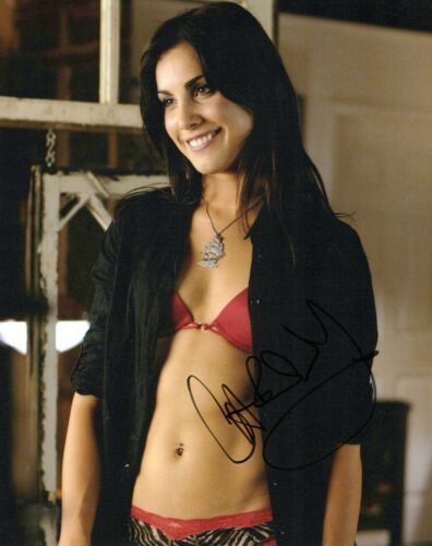 Carly Pope 3