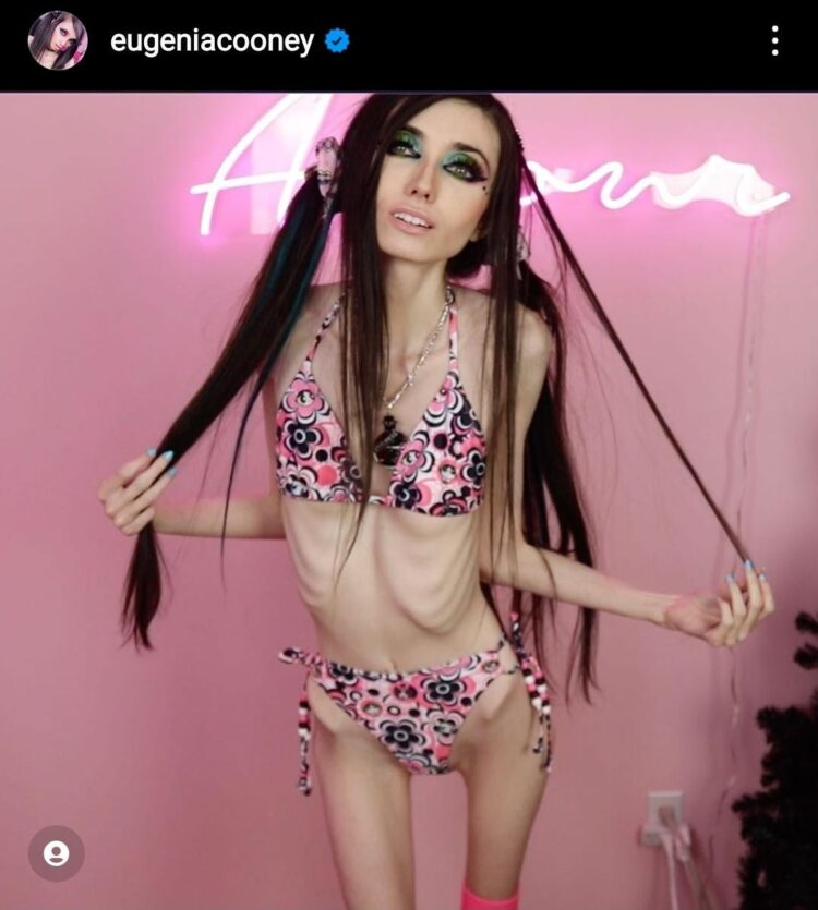 9 Sexy Hot Eugenia Cooney Bikini Pics