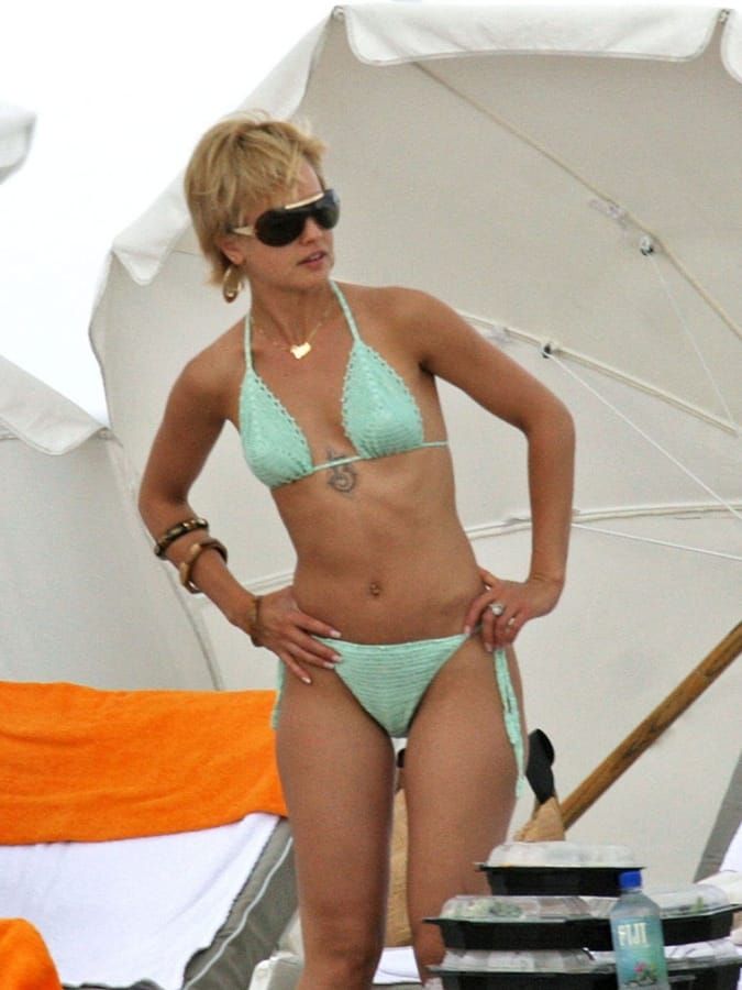 10 Hot New Mena Suvari Bikini Pics