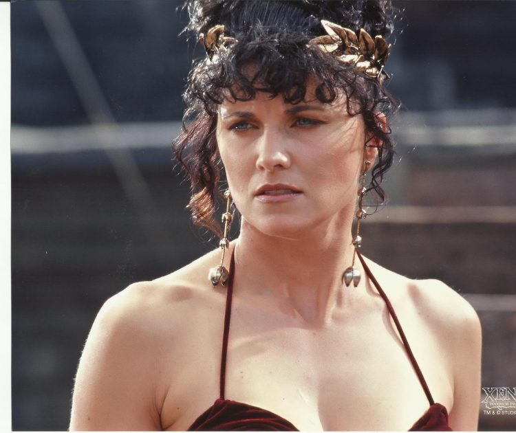 Lucy Lawless 8