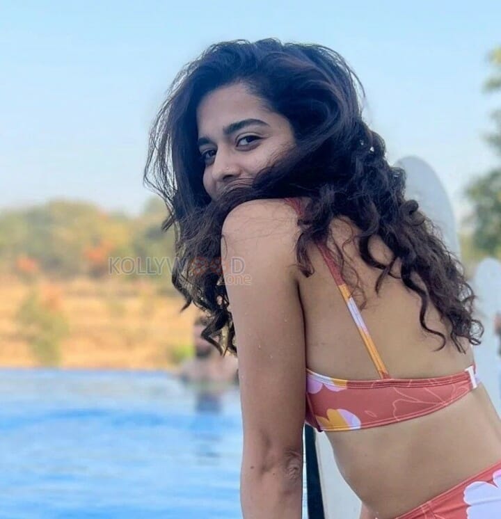 Mithila Palkar 6