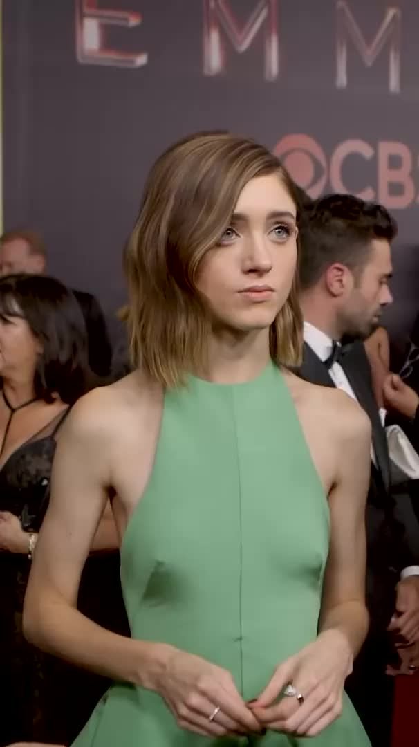 Natalia Dyer 4