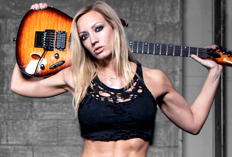 Nita Strauss 9