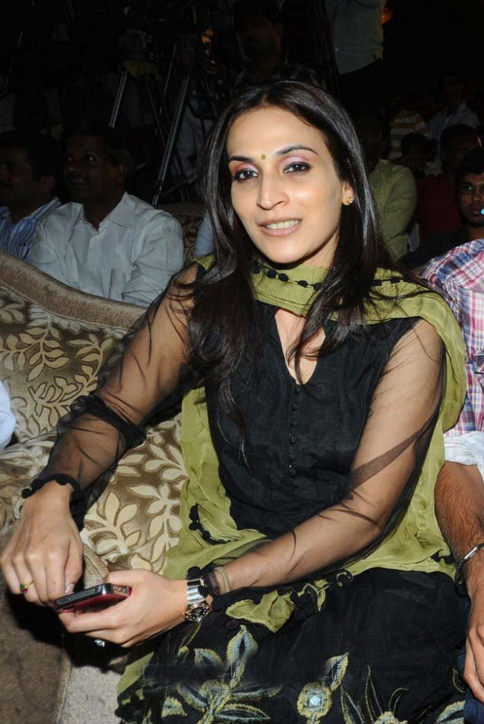 aishwarya dhanush 7