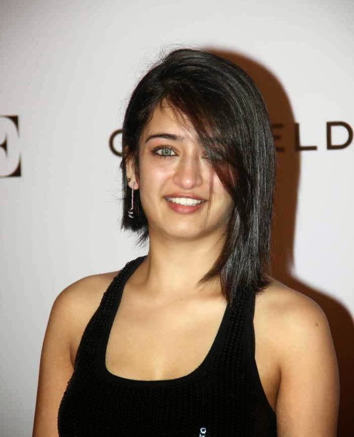 akshara haasan 5