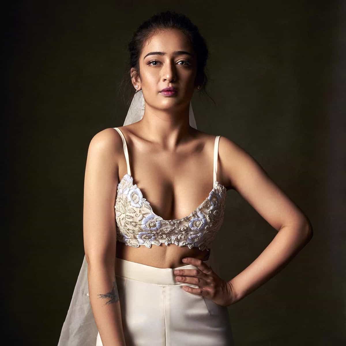 akshara haasan 6