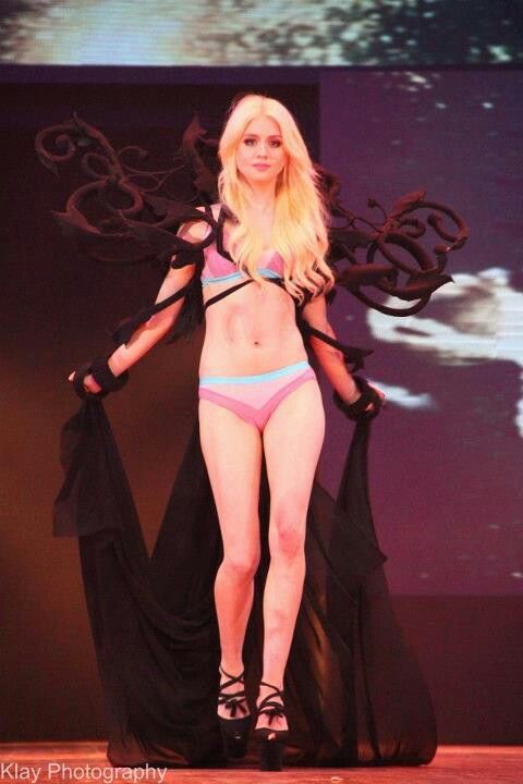 8 Hot Sexy Allison Harvard Bikini Pics