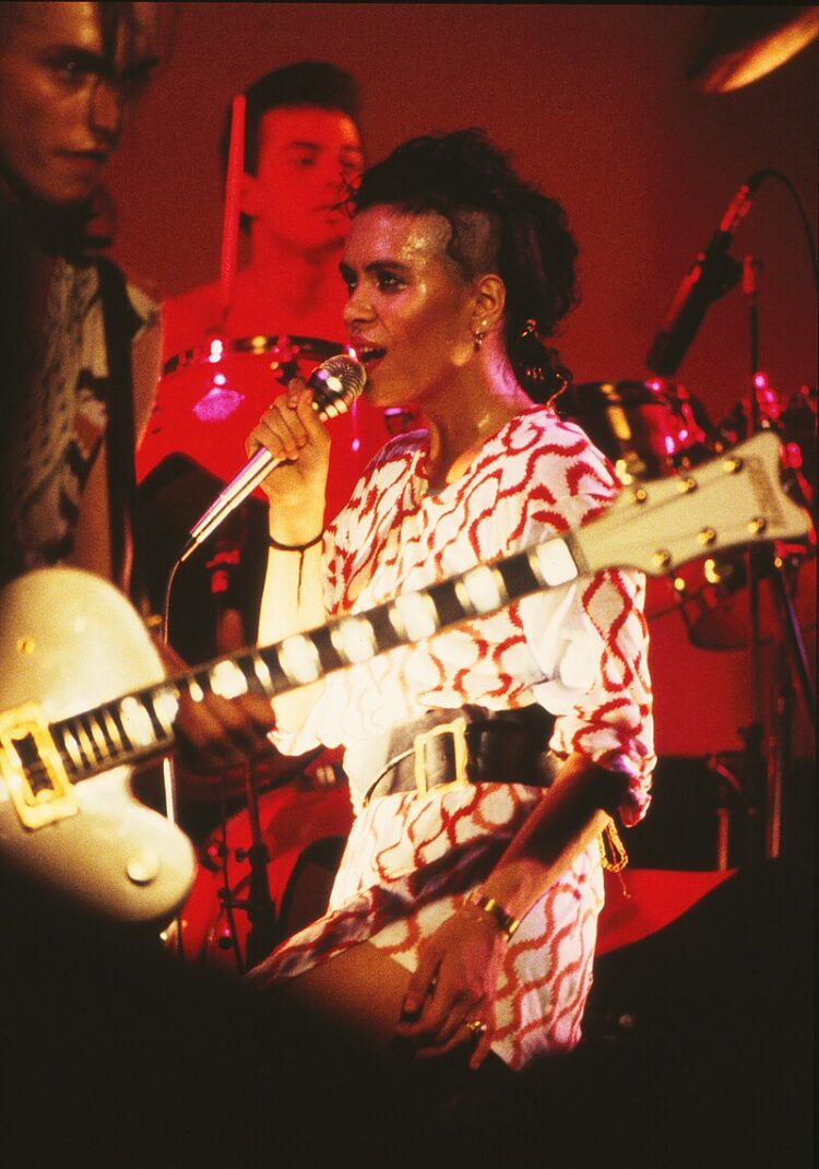 annabella lwin 5