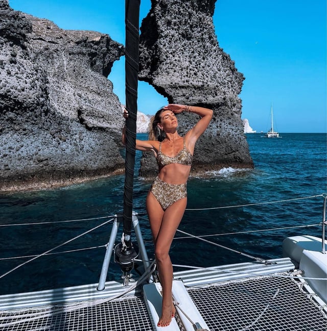 athina oikonomakou 8