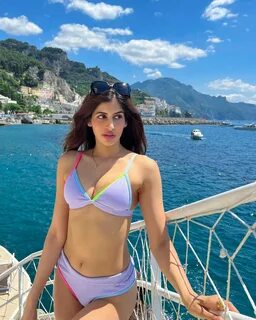ayesha malik 2