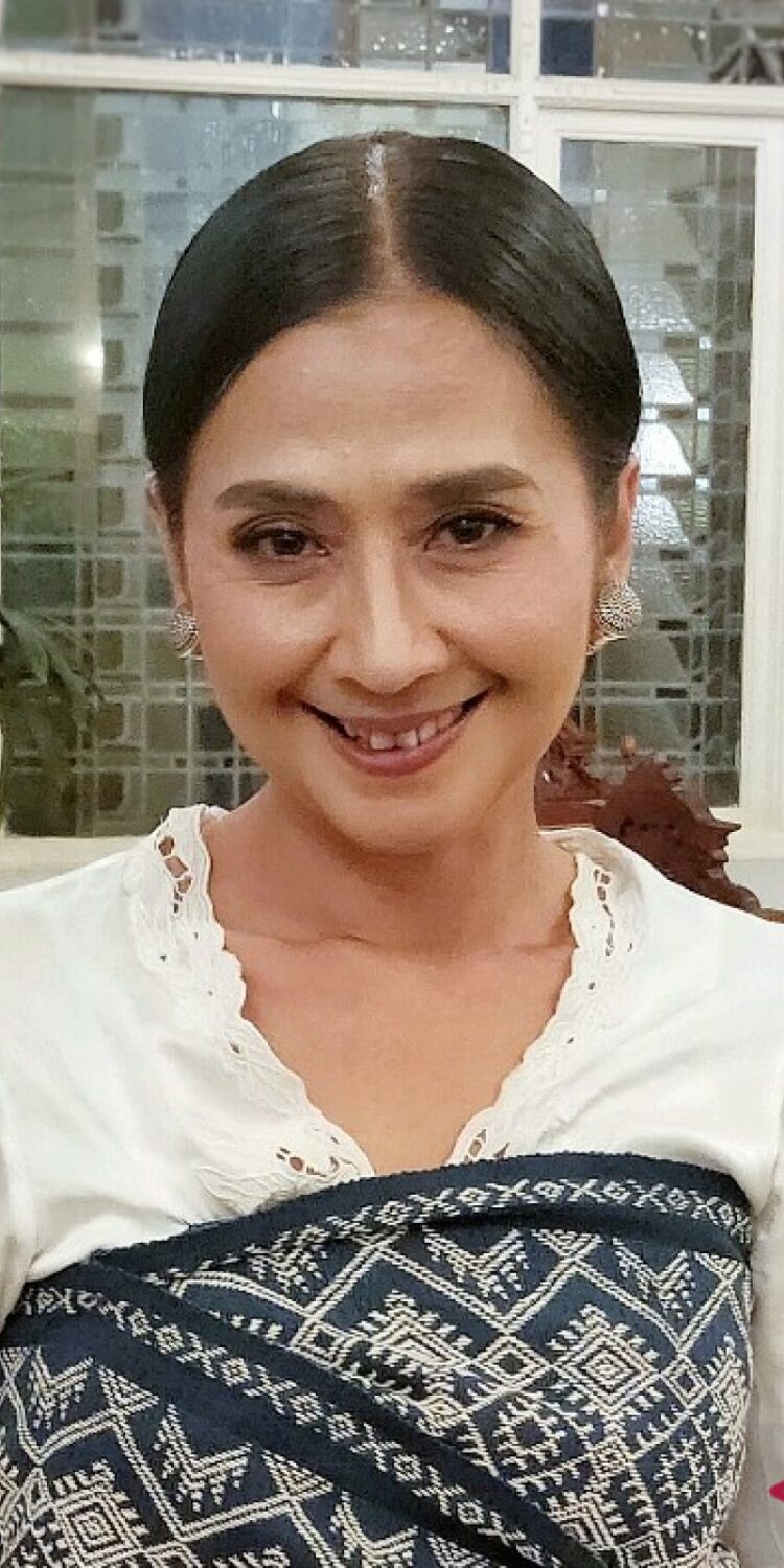 ayu laksmi 11