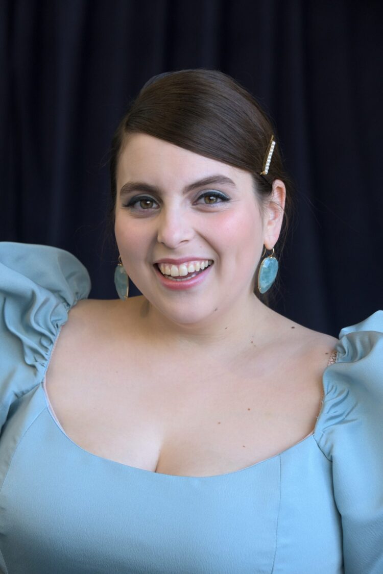 beanie feldstein 9