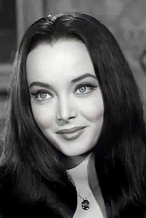 carolyn jones 8