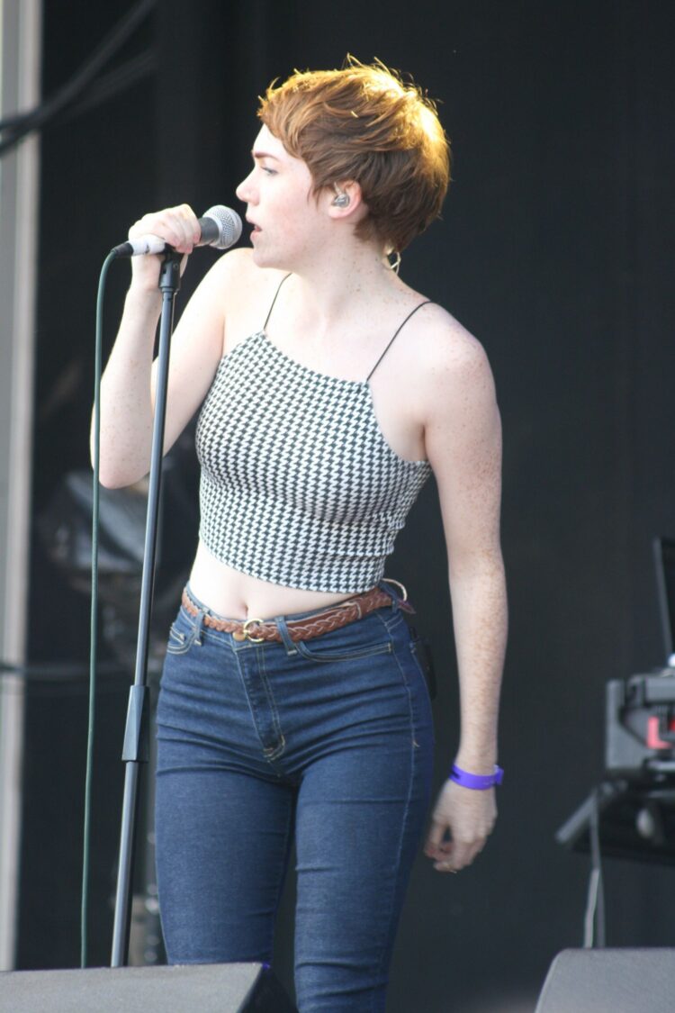 chloe howl 2