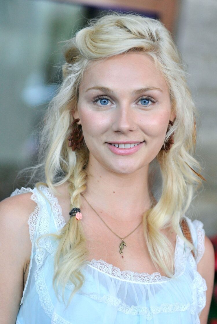 clare bowen 8