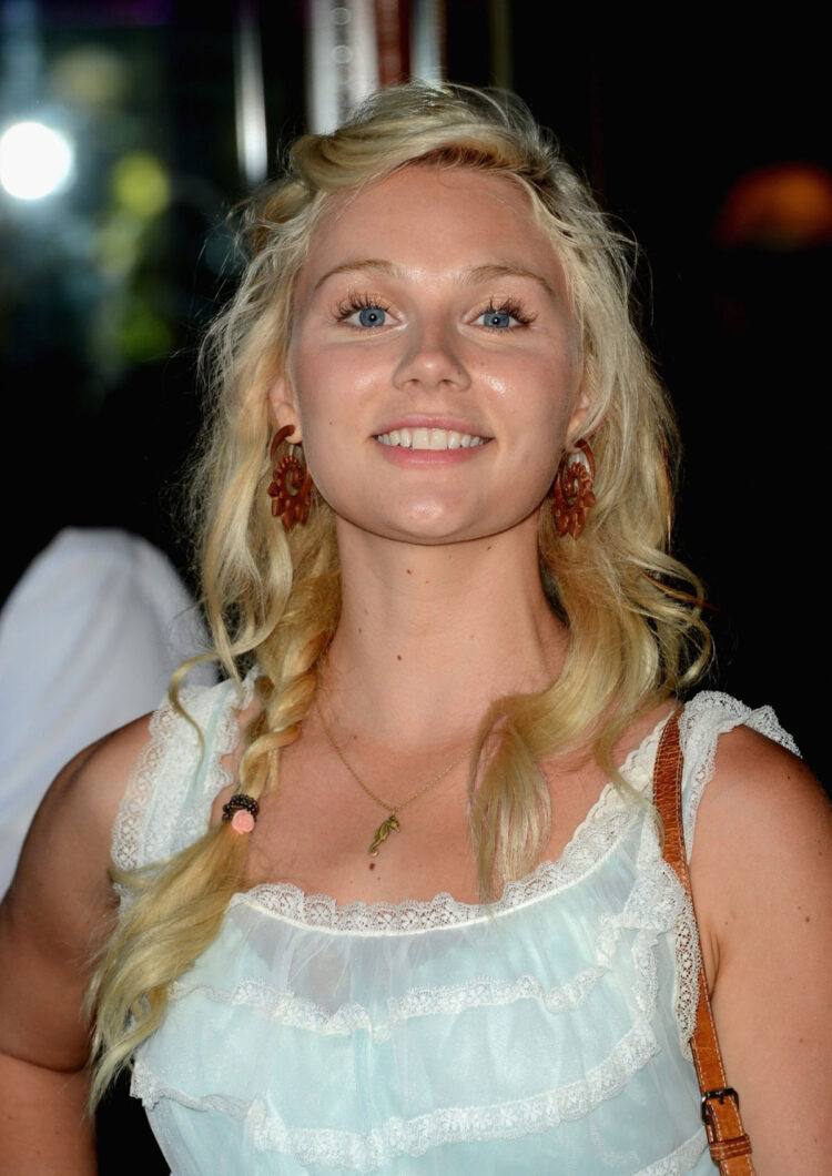 clare bowen 9