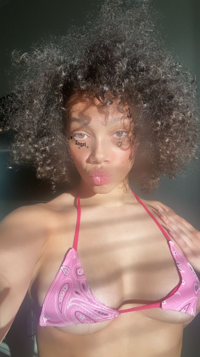 curly head pink