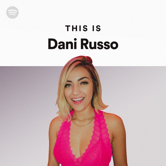 9 Hot Sexy Dani Russo Bikini Pics 