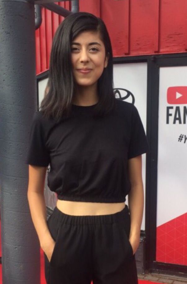 daniela andrade 6