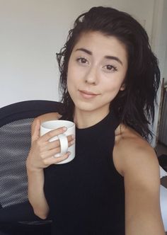 daniela andrade 9