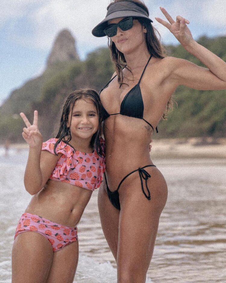 deborah secco 8