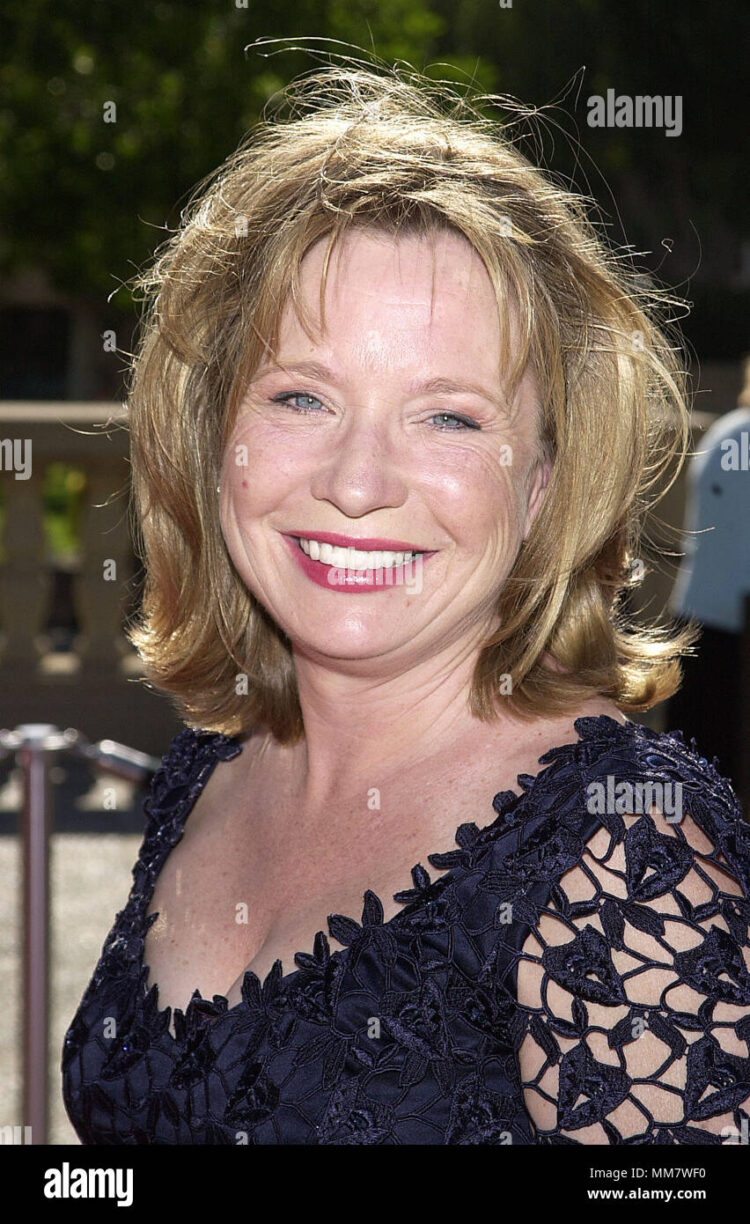 10 Hot Sexy Debra Jo Rupp Bikini Pics