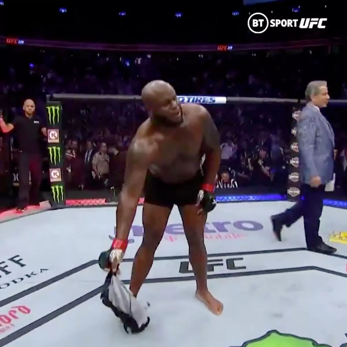 derrick lewis 3