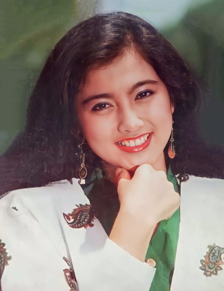 desy ratnasari 4