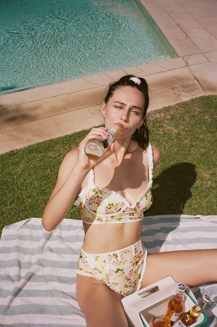 10 Hot Sexy Dev Lemons Bikini Pics