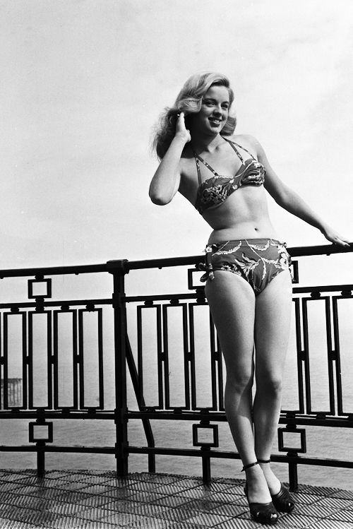 diana dors 9